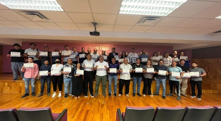 Entrega Instituto Chihuahuense del Deporte constancias de capacitación a entrenadores