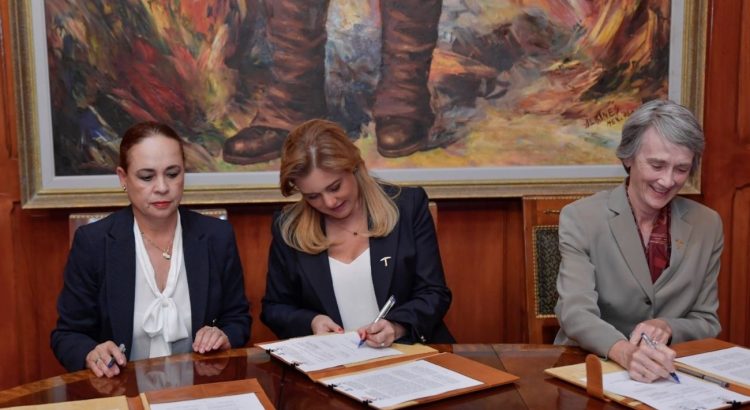 Gobierno del Estado y UTEP firman acuerdo de reciprocidad