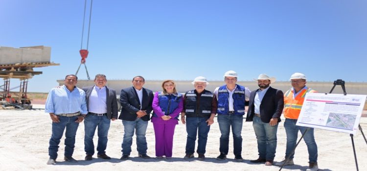 Supervisan construcción de Paso Superior en la carretera Gómez Palacio-Jiménez