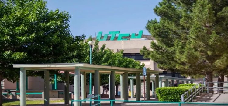 Entregan fichas de nuevo ingreso a la Universidad Tecnológica de Chihuahua Entregan fichas de nuevo ingreso a la Universidad Tecnológica de Chihuahua
