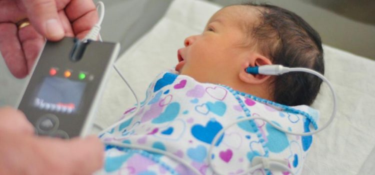 Piden que sea obligatorio tamiz auditivo y revisión de retina a recién nacidos