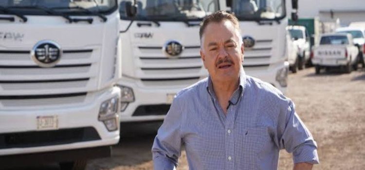 Refuerzan mantenimiento en caminos y carreteras de la entidad