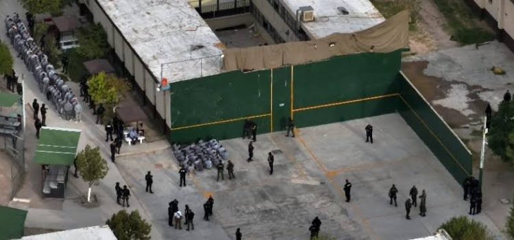 Localizan armas y drogas en el Cereso 3 de Ciudad Juárez