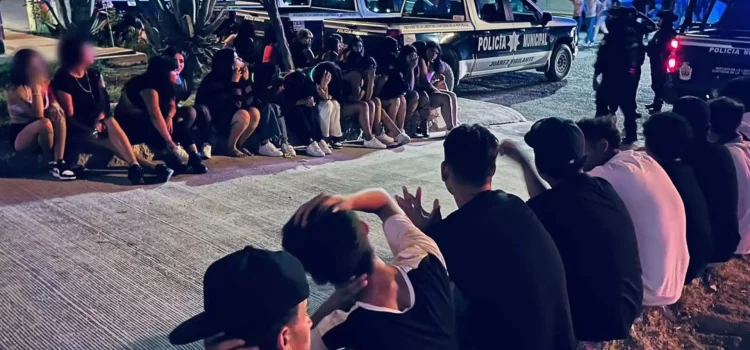 Detienen en Juárez a 119 adolescentes que se encontraban de fiesta
