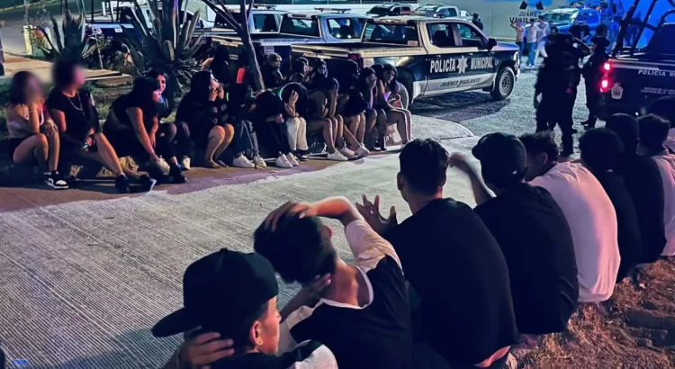 Detienen en Juárez a 119 adolescentes que se encontraban de fiesta