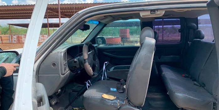 Localizan en Juárez camionetas robadas con armas en su interior