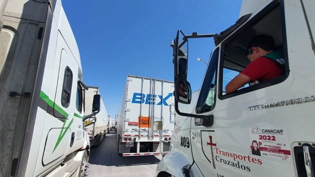 Registra Juárez 11 mil cargas varadas por emergencia migratoria