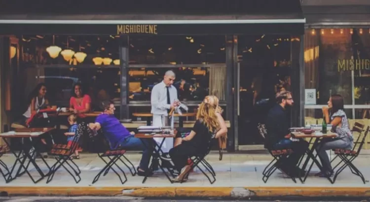 Fingía infartos en restaurantes… para no pagar la cuenta