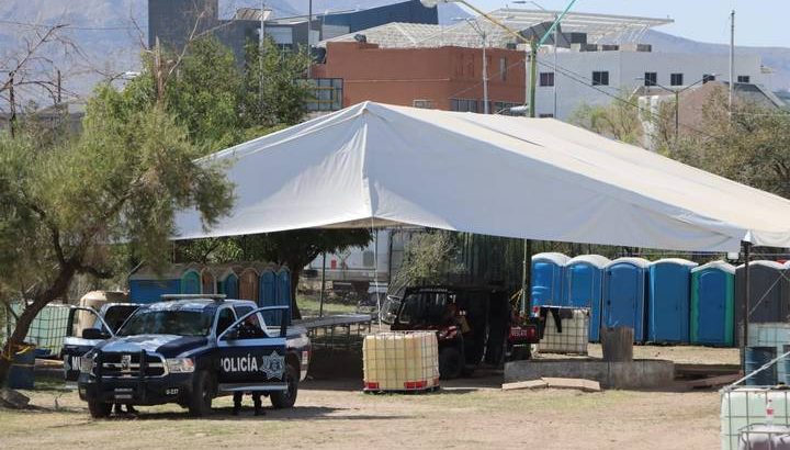 Albergue provisional del INM alberga aproximadamente a diez familias en Juárez