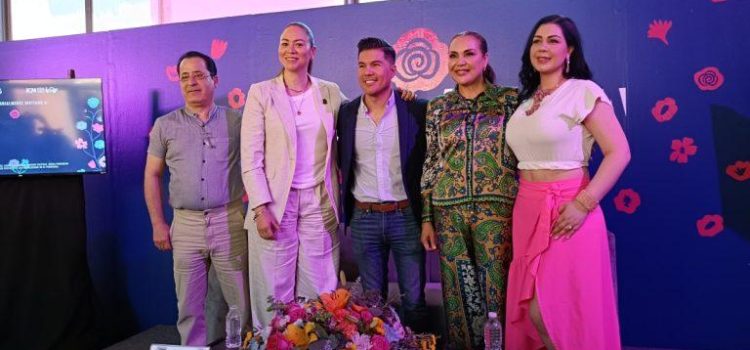 Aida Cuevas homenajeará a Juan Gabriel en Chihuahua