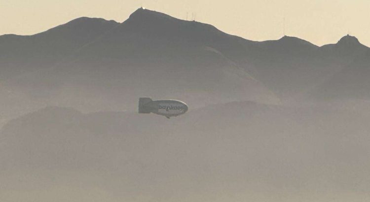 Bankaool celebra compromiso con Chihuahua a través de dirigible sobrevolando la ciudad
