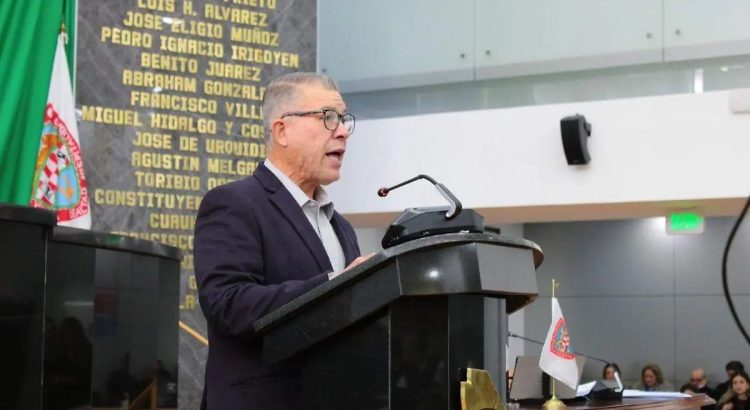 Pide Mireles a Federación que atienda la crisis de productores lecheros en el centro-sur de Chihuahua