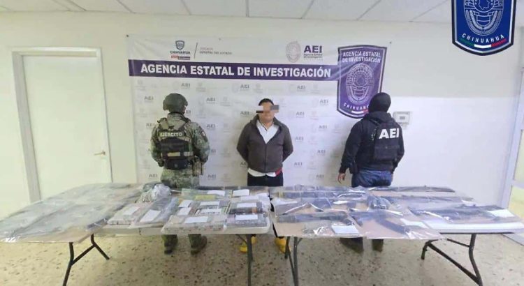 Hombre detenido con armas largas en Chihuahua fue identificado como policía municipal