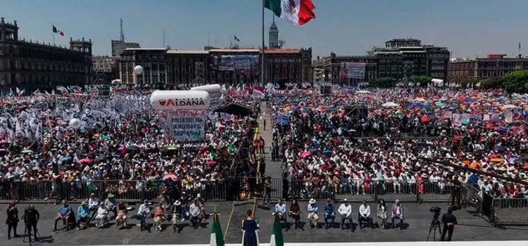 Más de 350 mil personas presentes en la  asamblea informativa de Sheinbaum en el Zócalo