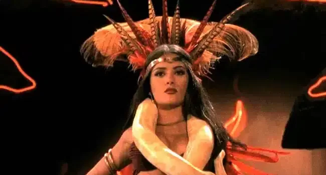 Salma Hayek revive su baile con una pitón por cumpleaños de Quentin Tarantino