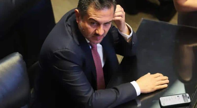 Yunes Márquez se “desafilia” de Morena