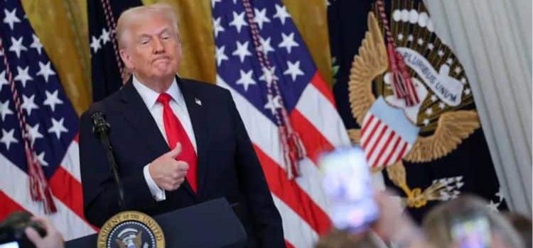 Universidades se enfrentan a Trump