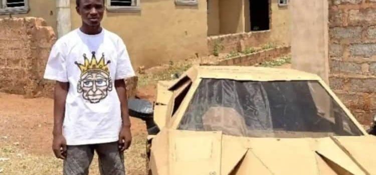 Construyó su Lamborghini con cartón … y funcionó Construyó su Lamborghini con cartón … y funcionó
