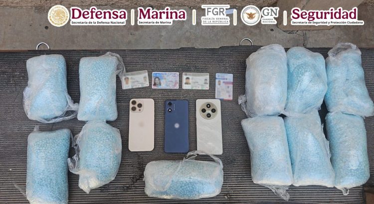 Detienen en Chihuahua a tres personas que transportaban 110 mil pastillas de fentanilo