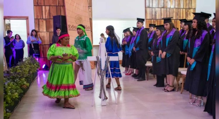 Egresan 75 nuevos profesionistas de la Universidad Tecnológica de la Tarahumara