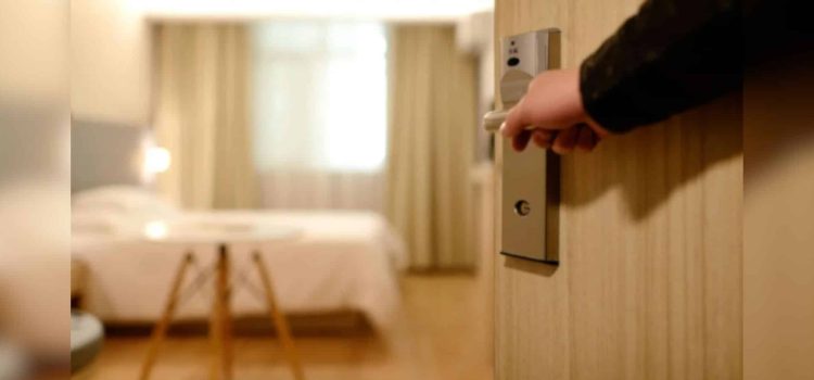 Reportan hoteles y restaurantes de Chihuahua una reducción del 14% en personal según EMS Reportan hoteles y restaurantes de Chihuahua una reducción del 14% en personal según EMS