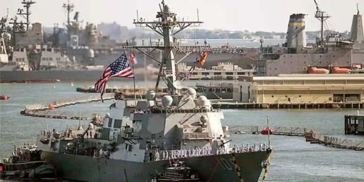 Se acercan buques de guerra de Estados Unidos a costas de Venezuela