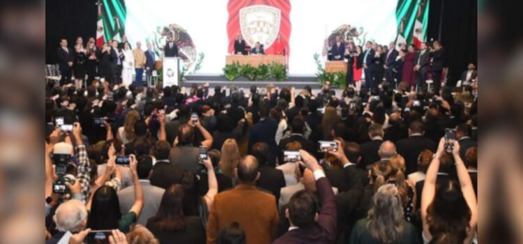 Protestan los 301 nuevos jueces y magistrados en Chihuahua; Marcela Herrera, presidenta del TSJ