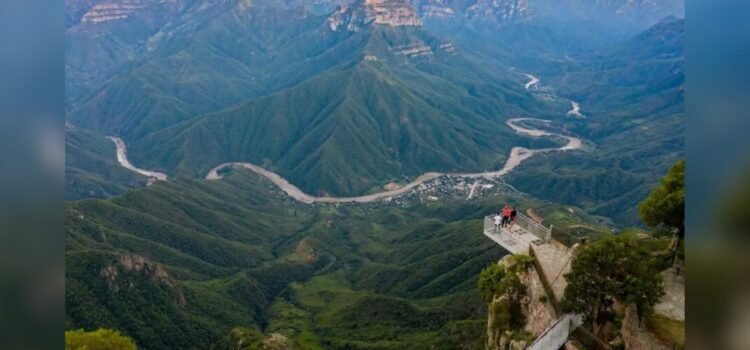 ¿Lo sabías? en Chihuahua está el mirador más alto de México en el Cerro del Gallego en Urique
