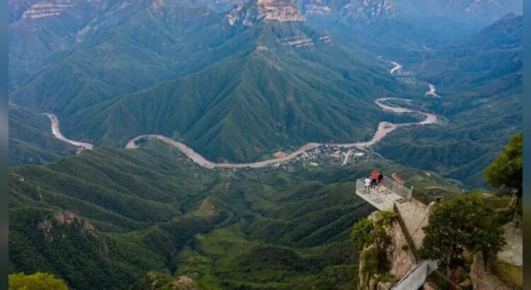 ¿Lo sabías? en Chihuahua está el mirador más alto de México en el Cerro del Gallego en Urique ¿Lo sabías? en Chihuahua está el mirador más alto de México en el Cerro del Gallego en Urique