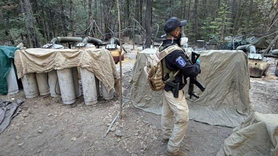 Policías de Chihuahua desaparecieron arma que ocupó agente de EU, aseguran
